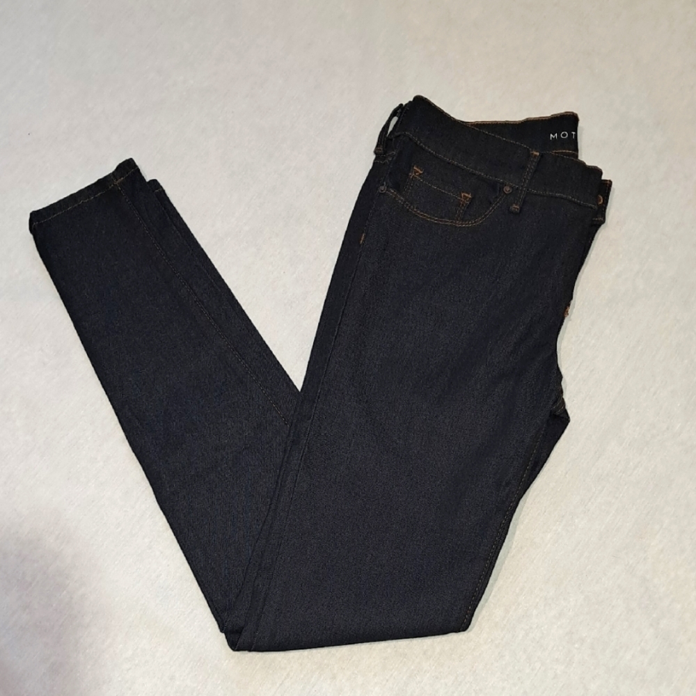 Mott & Bow Mid-Rise Skinny Jeans. Dark Blue. W26/L30.